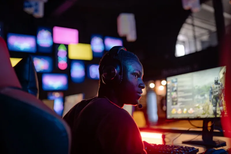 Flying Solo and Getting Paid: Inside the Self-Made Careers of America's Independent Esports Grinders